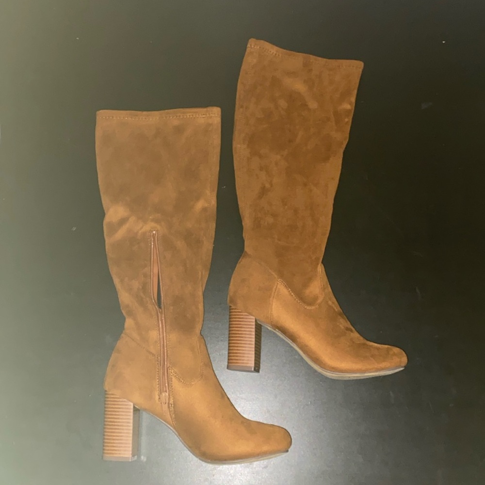 NIB Tan Knee-High Women's Boots Size 6